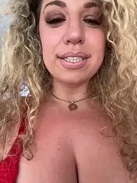 miamellycious on StripChat 