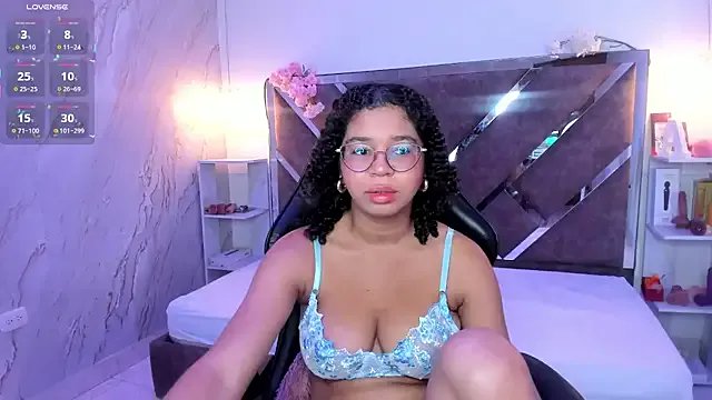 MilaHall_ on StripChat