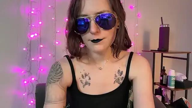 StripChat mistressannafoxx is Freechat mistressannafoxx — topless bj on glass chili dildo