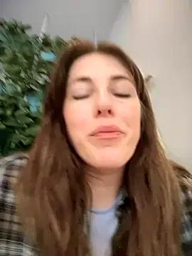 MommmyYummy — Make mommy wet in public 