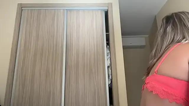 naughtyhollyxxxx — Top off and sloppy bj