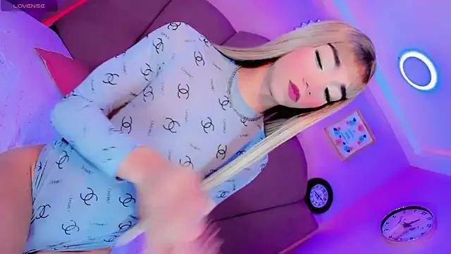 Nauthy_girl —  MAKE ME HAPPY 