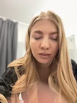 NewLale — Show boobs