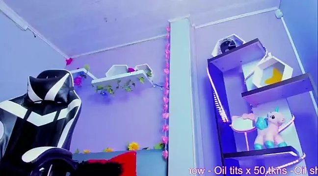 Olivia_ds on StripChat