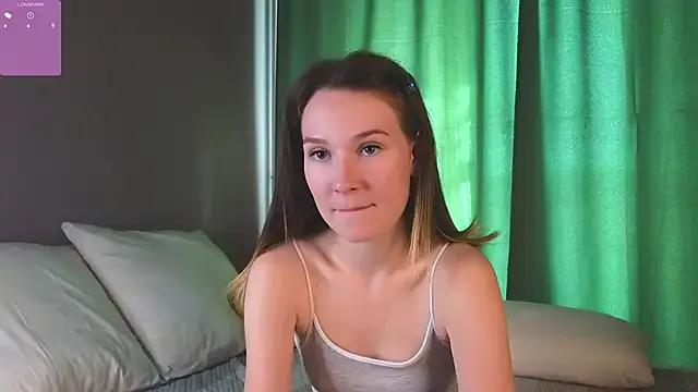 QueenieHathaway on StripChat 