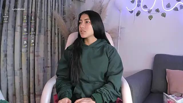 Freechat Quiinn_bx on StripChat