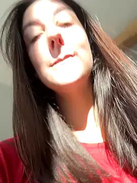 RealJuliette — Topless + bave sur mes seins