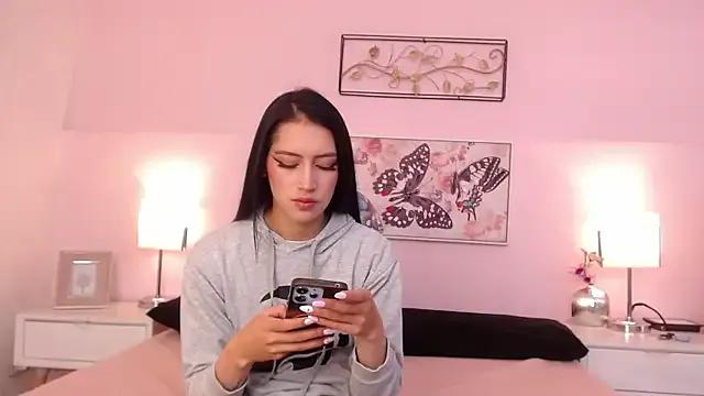 sara17_ — Pussy vibrations fuck toy