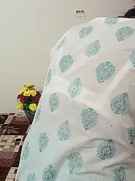 Shanu_Shah on StripChat