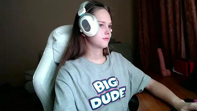 StripChat SharybbFace is Freechat SharybbFace — Take off my T-Shirt