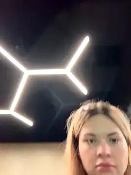 StripChat SMELLSEX is Freechat SMELLSEX — I AND COACH GIRL IN MENS SHOWER CUMNAKED