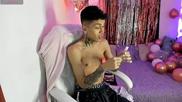 Sofia_thomson1_t on StripChat