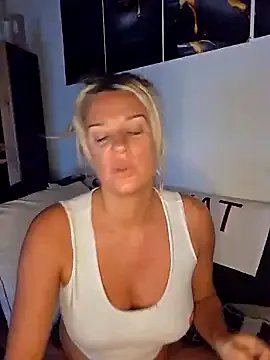 SpicyVicky on StripChat