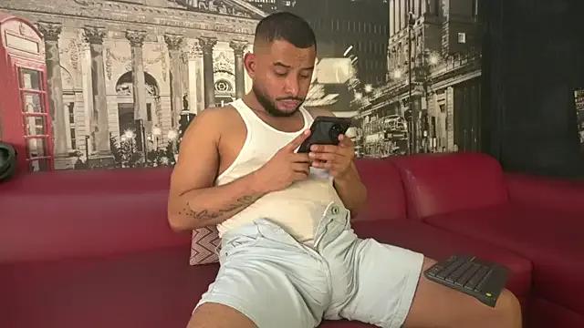Freechat THIAGOXBIG on StripChat