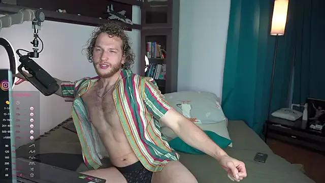 VIktorSecret — naked and flexing