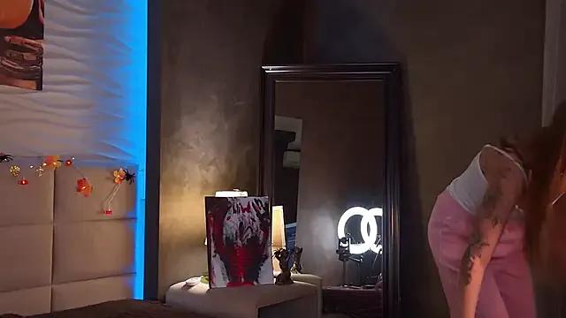 ViolaFlirt — show naked ass